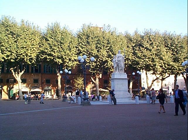 photo piazza_napoleone.jpg