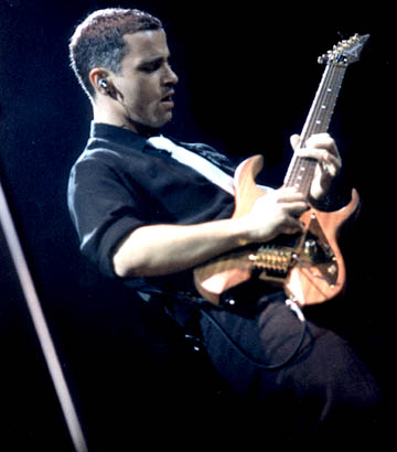 photo Eros---chitarra-2.jpeg