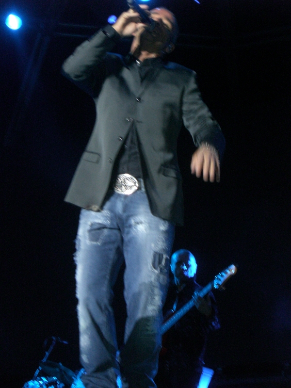 photo Eros..opening-song.JPG