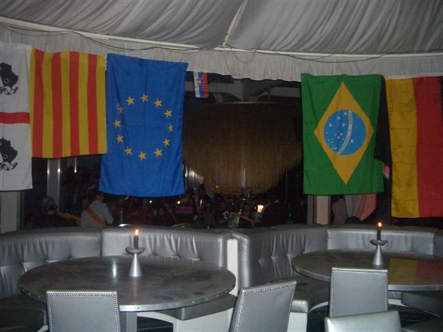 photo Bandiere.jpg