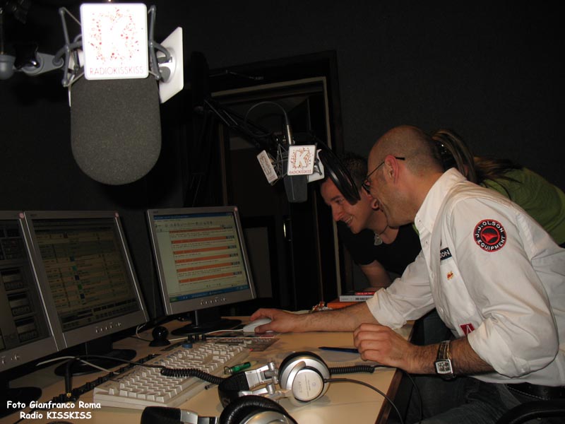 photo kiss015.jpg