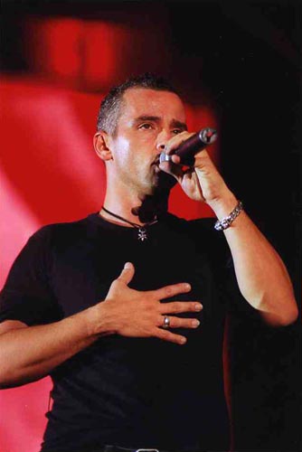 photo Eros_fans_area8.jpg